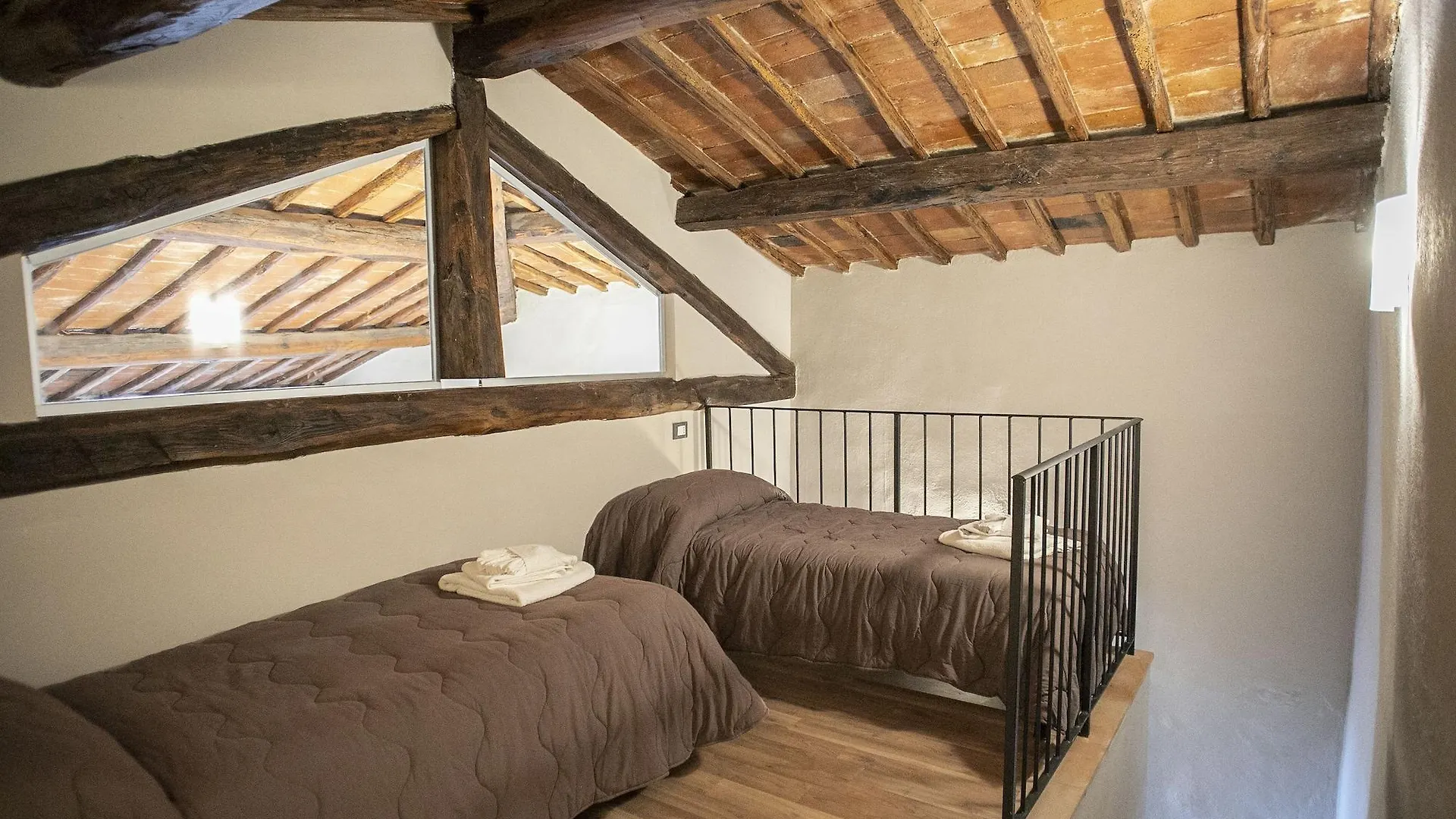 Фермерский дом Вилла Borgo Casa Al Vento Гайоле-ин-Кьянти
