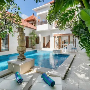  Villa Super Value 3 Bed, Seminyak, Walk To Indonesia